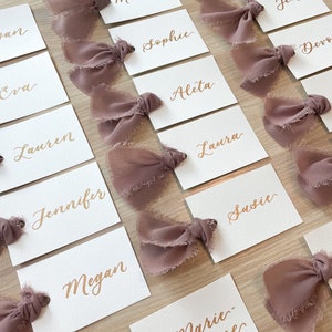 Chiffon Ribbon Place Cards, Calligraphy Place Cards, Minimal Place Cards, Place Cards Wedding, Name Cards Wedding, Wedding Table Names