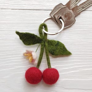 Felt keychain cherry blossom, Felted key chain, Needle felted key ring for vegan, Cute wool key chain for women, Best friend keychain