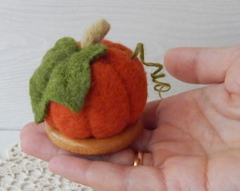 Felted Wool Pumpkin Pin cushion: Handmade Felt Pincushion, Thanksgiving Halloween Decor