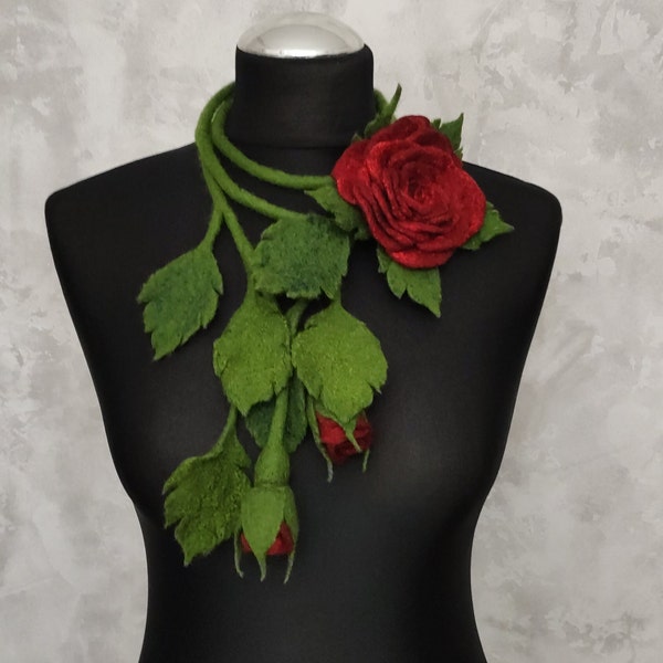 Collier et broche en laine feutrée rose rouge foncé, écharpe lariat en feutre avec bouquet de fleurs, bijoux floraux en laine pour femme