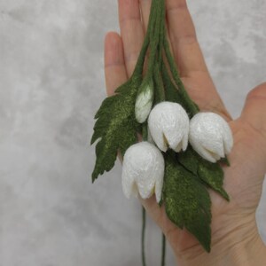 Collana in feltro di lana con campanelle bianche, collana floreale in feltro da donna, bouquet di fiori in lana, collana boho, regalo per lei immagine 12