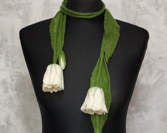 Felted floral necklace lariat small white tulips, Felt wool skinny scarf  flowers, Woolen jewelry green lariat for women, Gift for sister