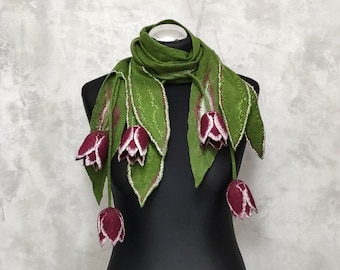 Collana in feltro sciarpa lariat tulipani bordeaux Sciarpa a fiori in lana feltrata da donna Sciarpa verde chiaro fatta a mano con fiori Collana tessile per la mamma