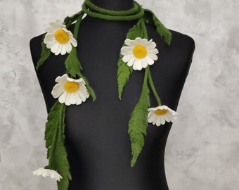 Felted wool scarf necklace with daisy,  Felt floral lariat chamomiles,  Botanical flower boho necklace for mom