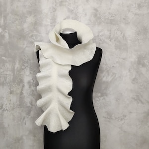 Felted white scarf ruffle, Felt wool neckwarmer, Woolen wavy collar, Best gift for women, Felted scarf, Wool scarf women's, Gift for her