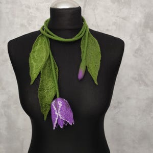 Felted flower necklace with tulip purple Green floral lariat scarf Handmade merino wool jewelry Leaf lariat Skinny scarf Mom Christmas gift