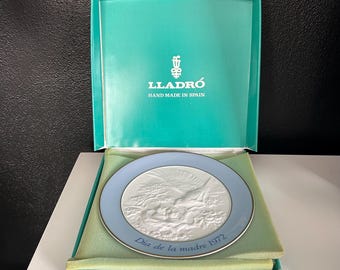 Lladro Dia De La Madre 1972 Mothers Day Collectible Plate - Hand Made in Spain - Mother Bird with Babies