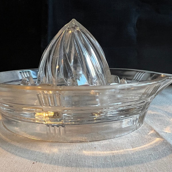 Vintage  Hazel Atlas Glass Citrus Reamer, Criss Cross Glass Reamer, Farmhouse Kitchen, Glass Citrus Juicer