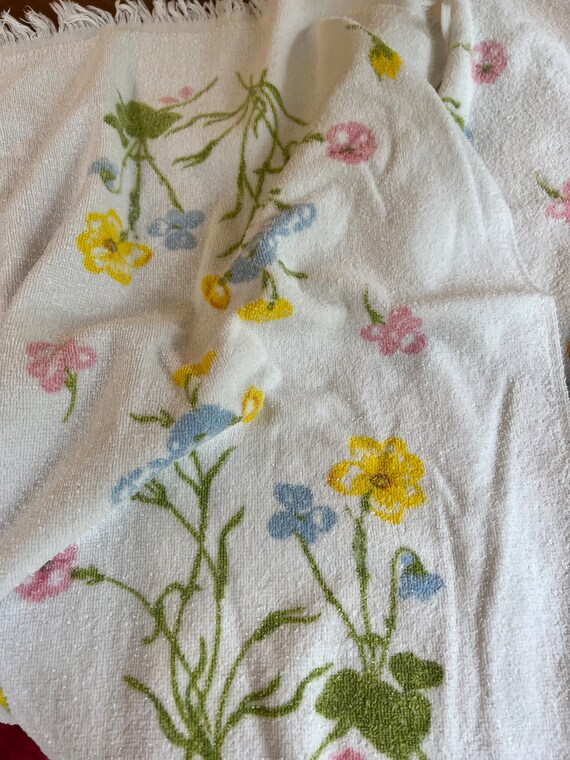 Vintage Bath Towels Pastel Pink Blue and Yellow Floral Bath Towel Hand Towels and Washcloth Etsy
