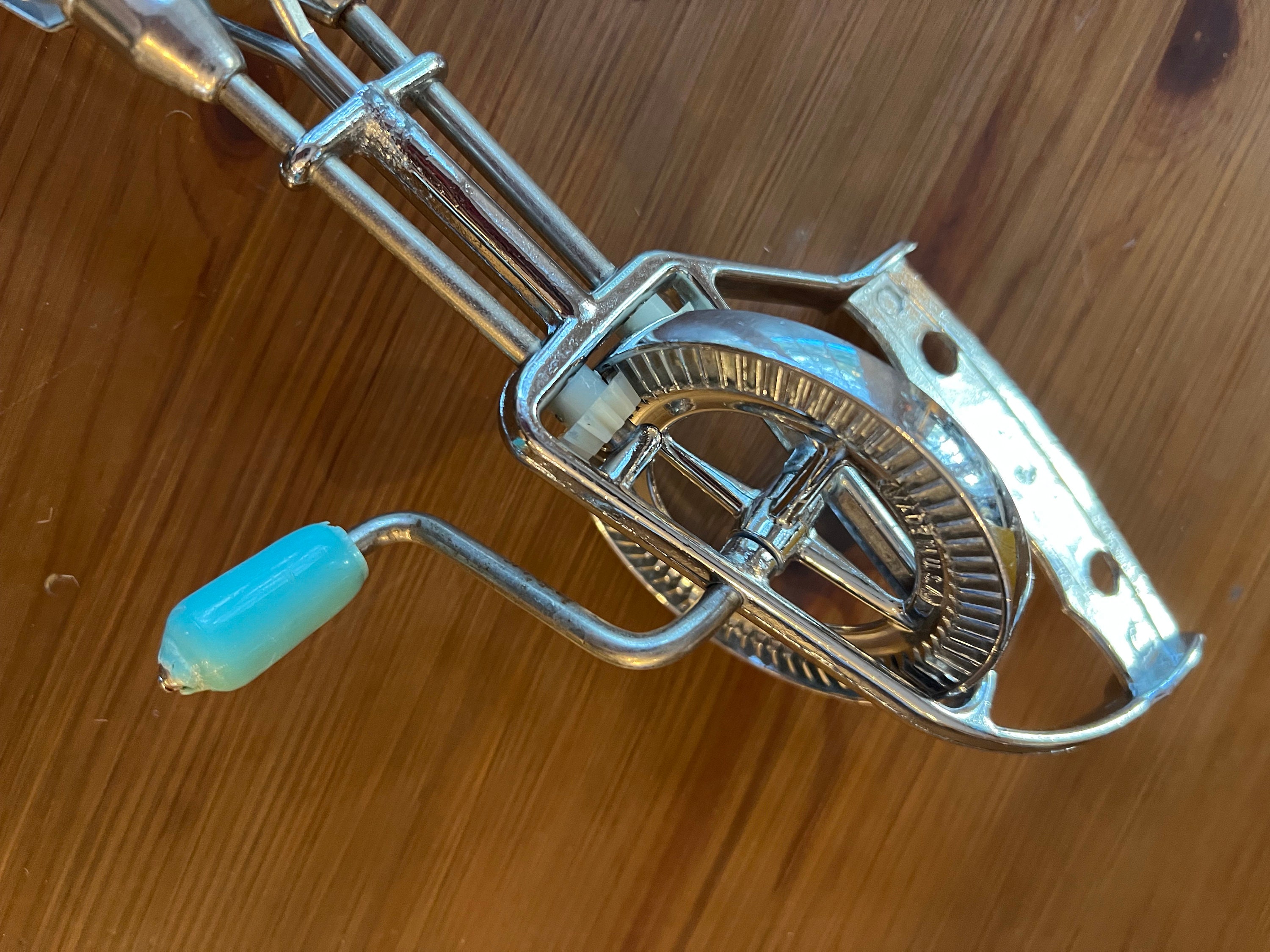 Vintage Maynard Hand Mixer With Green Wood Knob Spinner, Farmhouse Beater, Charming Egg Beater