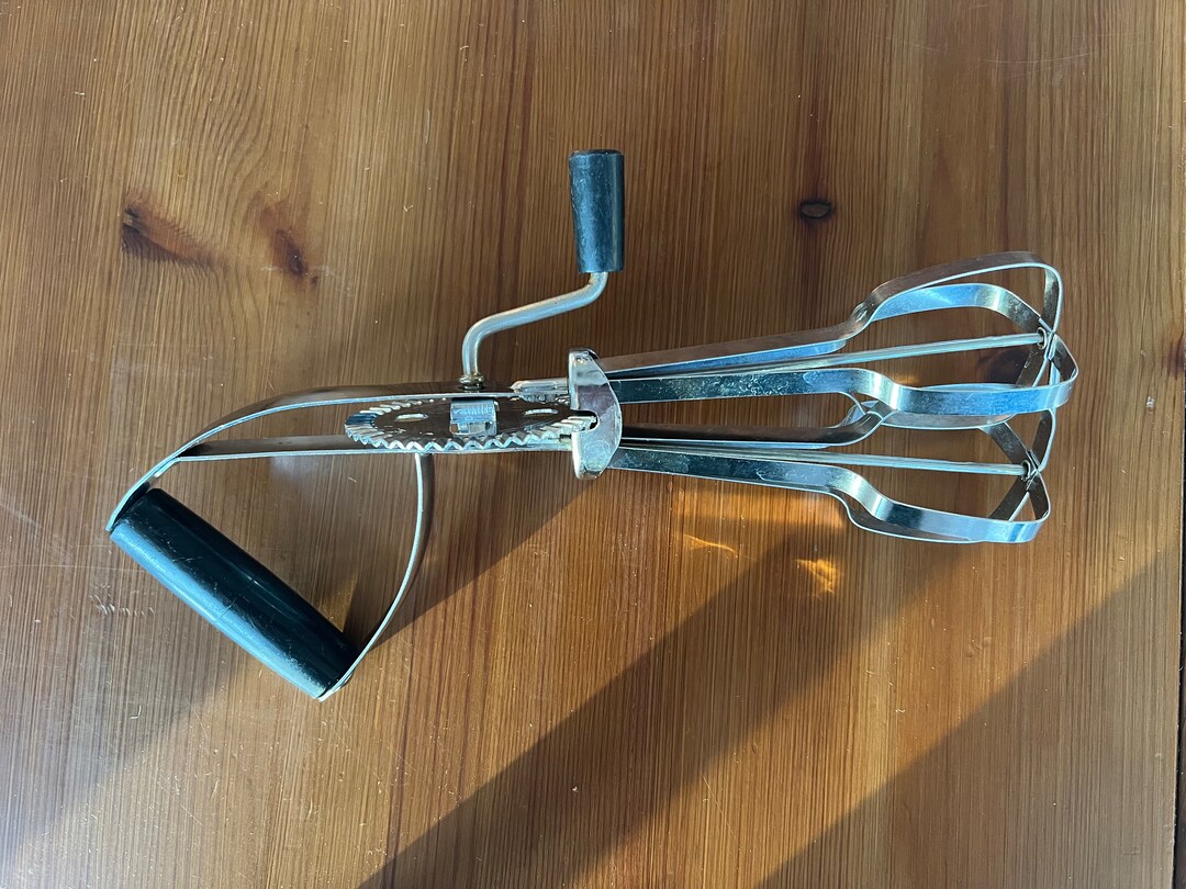 Vintage Ekco Hand Mixer With Black Handle and Knob, Spinner Farmhouse