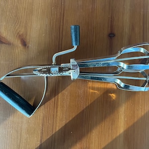 Vintage Ekco Hand Mixer: Farmhouse Egg Beater with Black Handle