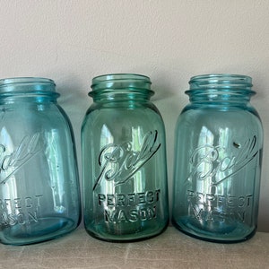 Clearance - .75-1 oz Wide Mouth Glass Jars