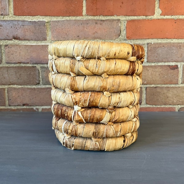 Deux tons faits à la main enroulé rotin Feuille de palmier Planter Feuille de banane Panier à bobine tissée Jardinière Boho Décor Rustique Primitive Panier