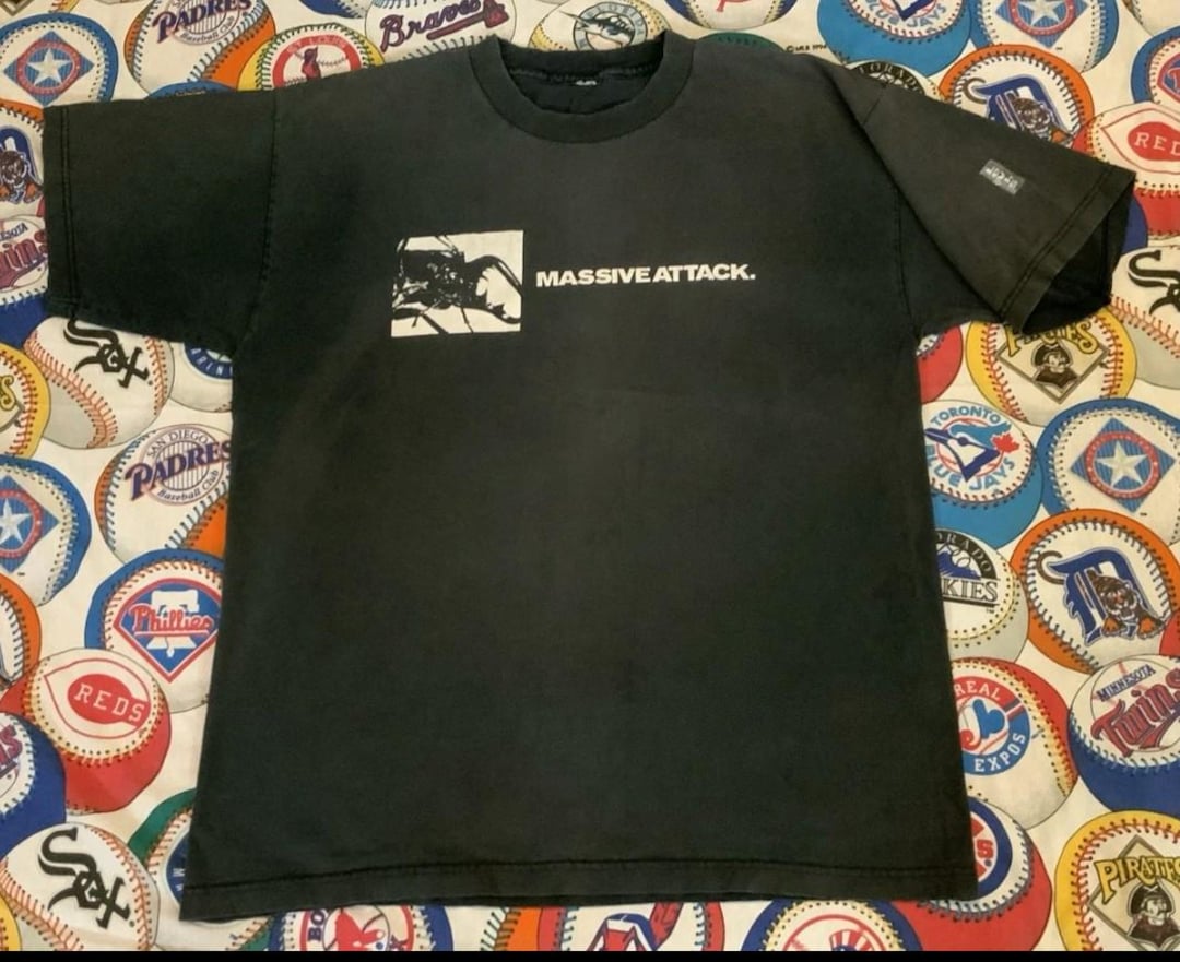 Vtg 90s Levi's Massive Attack Mezzanine Band T-shirt Sz L Faded