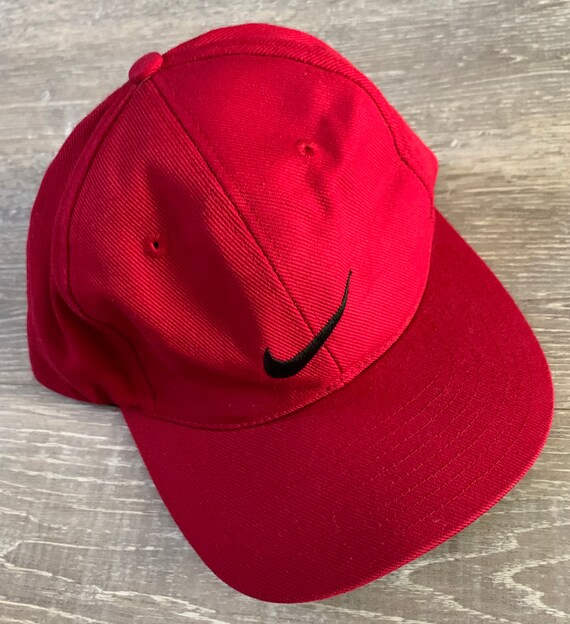 red nike snapback