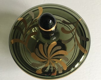 Plat décoratif Bon Bon moderne en verre vert Mid-Century avec garnitures dorées et argentées