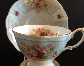 Tasse à thé et soucoupe « Conway » en porcelaine Royal Albert England Rosedale vintage