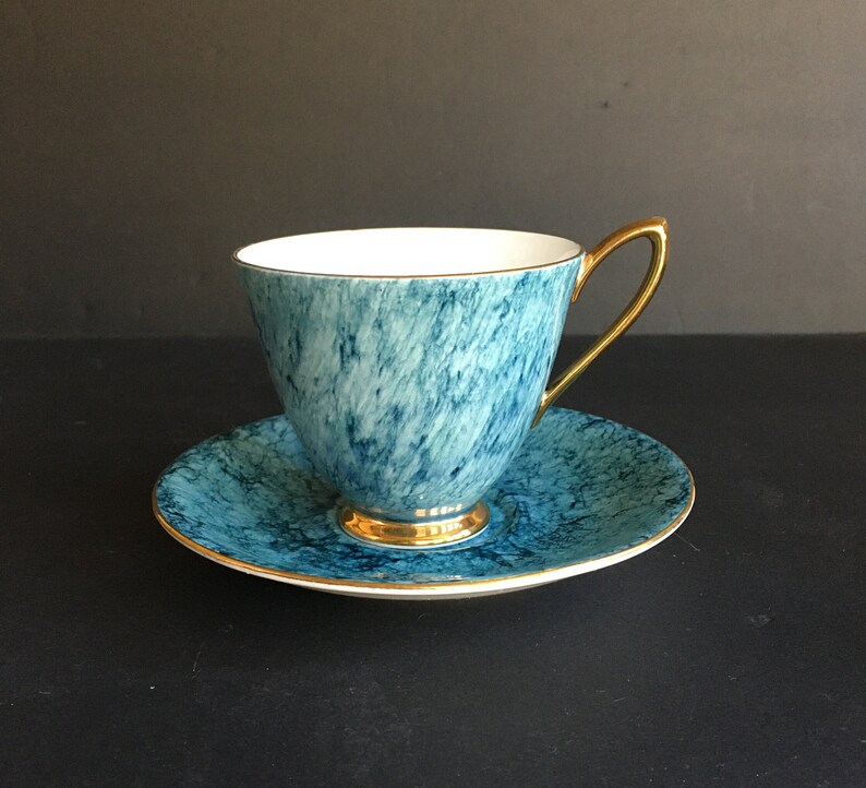 Royal Albert Gossamer Blue Teacup et Soucoupe vintage image 1