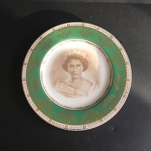 Vintage Coronation of Queen Elizabeth II June 2nd 1953 10 inch Plate The  Green Rim with Gold Tone Designs 10 inch Crown Ducal Commemorate