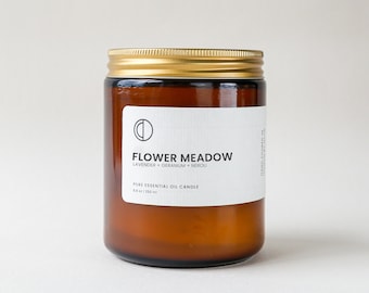 OCTŌ Flower Meadow Lavande + Géranium + Néroli | Bougie parfumée. Fabriqué avec des huiles essentielles et de la cire de soja