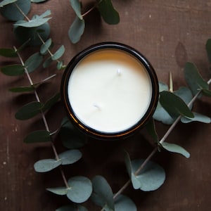 Eucalyptus Peppermint Essential oil Soy Wax Candle In Amber Jar with Lid. image 2