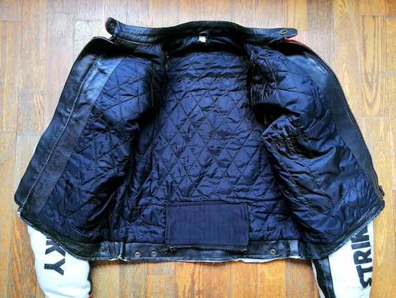 90年代のランニングスタイルのレザージャケット、ラッキーストライク