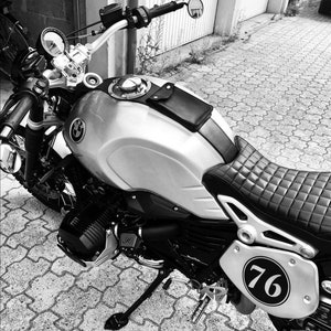 BMW Nine T 1200 - Correa de Cuero Genuino de Vacuno Negra para Depósito de Combustible Estilo “Cafe Racer”