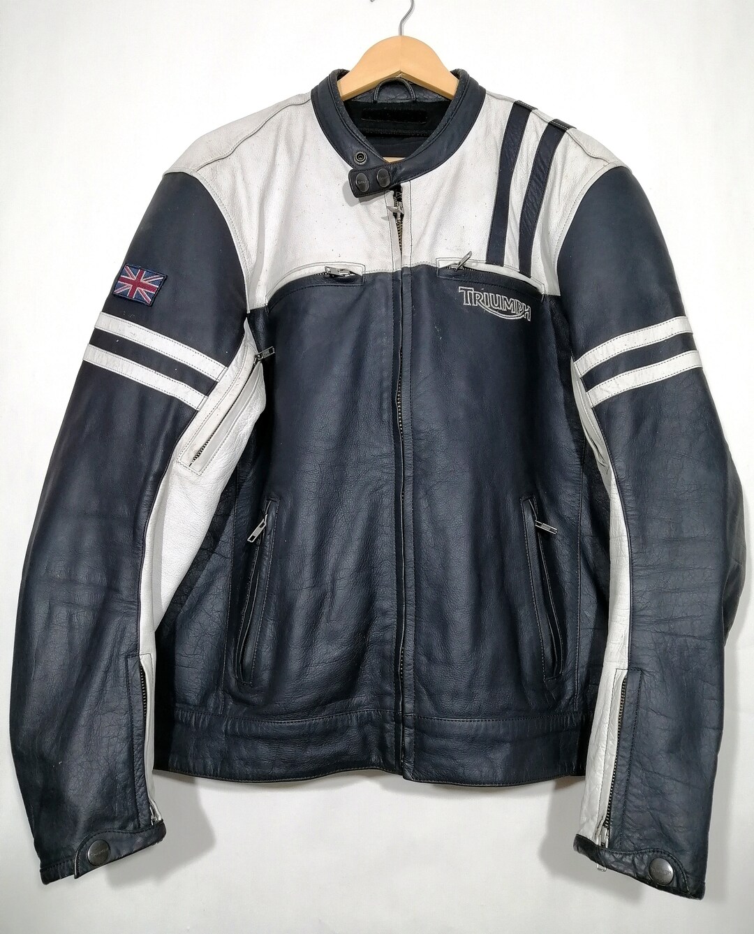 Triumph、ビンテージ加工のジャケット 　サイズ　L il_1080xN.5781800704_rq6s.jpg