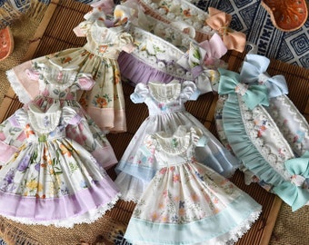 ハンドメイドのパステルカラーの花柄ドレスセット（ボンネット付き） - ブライス、プーリップなどに対応
