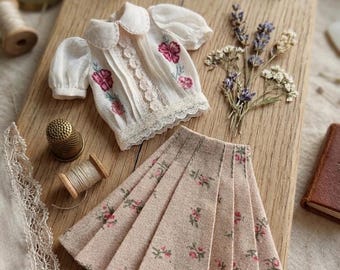 Ręcznie robiony, 2-częściowy zestaw strojów w stylu vintage z haftowanymi kwiatami dla lalek Blythe i 1/6 Art