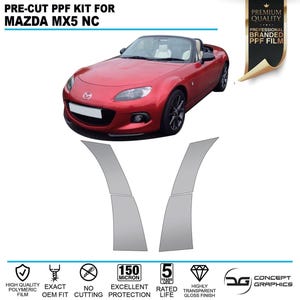 Puede incluir: Un coche descapotable Mazda MX-5 NC rojo con un kit PPF precortado. El kit incluye piezas de película protectora. El texto en la imagen incluye "PRE-CUT PPF KIT FOR MAZDA MX5 NC" y "PREMIUM QUALITY PROFESSIONAL BRANDED PPF FILM".