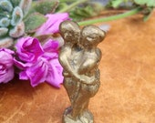 Vintage Miniature Kiss Brass Figurine Innkoo Love Amulet Buddhist Statue Feng Shui Decor Travel Shrine