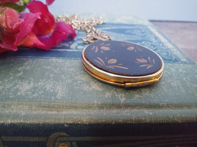 Black /& Gold Locket Pendant Vintage Damascene Locket Necklace
