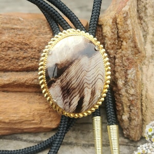 Handcrafted Agate Cabachon Bolo Tie