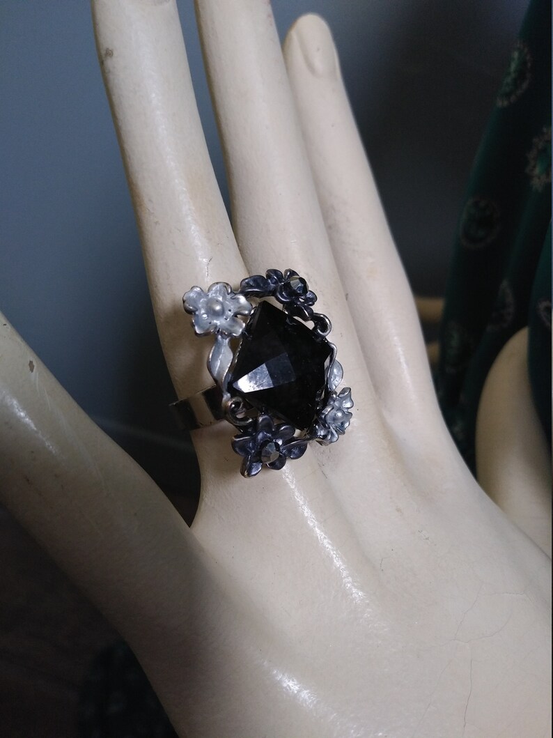 Vintage Floral Adjustable Ring Black /& Silver Boho Statement Ring