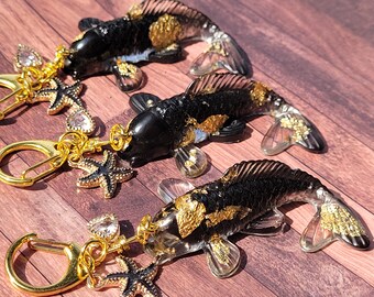 Lucky koi fish keychain, black and gold koi fish, good luck charm, resin koi fish, lucky charm, purse accessory, keychain charm