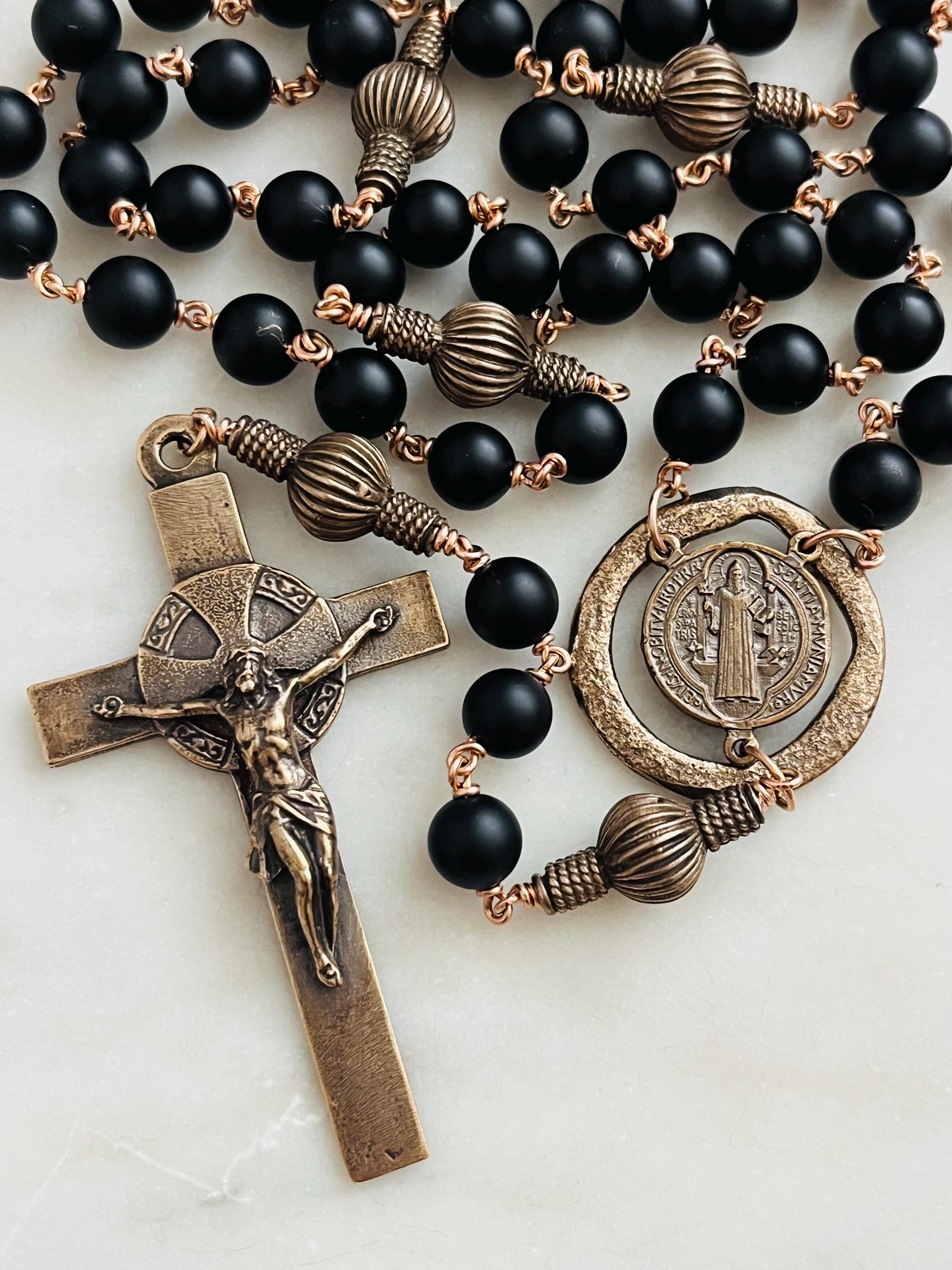 聖ベネディクトのロザリオ：大きなブラックオニキスとブロンズの