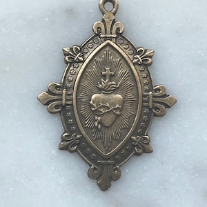 Medal - Sacred Heart - Bronze or Sterling Silver - Antique Reproduction 1581 CeCeAgnes