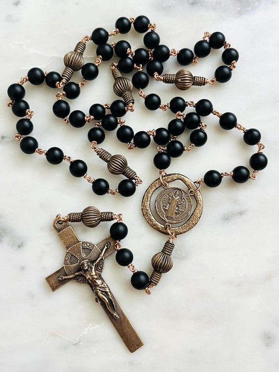聖ベネディクトのロザリオ：大きなブラックオニキスとブロンズの