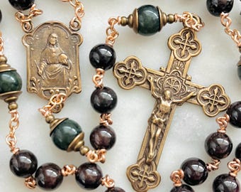 Rosario del Sagrado Corazón - Granate jade y bronce CeCeAgnes