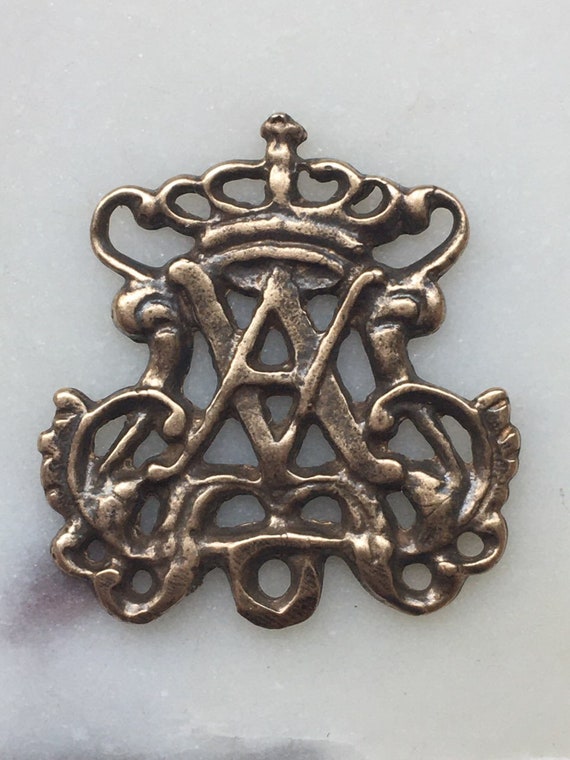 Marian Auspice Rosary Center: 552 Sterling Silver or Bronze