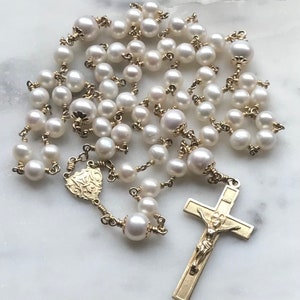 Braut - Hochzeit Rosenkranz - 14K Gold Rosenkranz Medaillien - Süßwasserperle - Bouquet CeCeAgnes