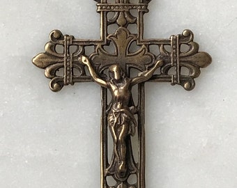 Fleur de Lis Crucifix Pendant: 813 Antique French Bronze