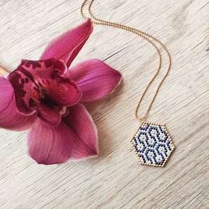 Hexagon beaded necklace, geometric necklace, beaded necklace, beaded jewelry, handmade necklace, handmade jewelry, glass beaded necklace