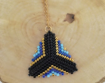 triangle necklace, stainless steel necklace, fashionable necklace, gift for women, glass beaded necklace, fashionable necklace, beadwoven