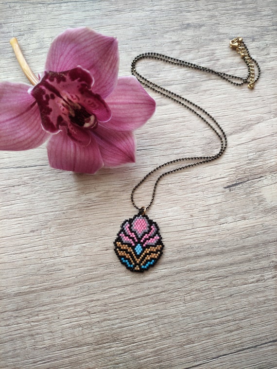 Abstract Flower Necklace, Statement Necklace, Beaded Jewelry