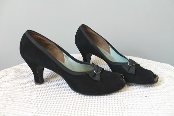 Double Indemnity Shoes - 1940s black suede peep to
