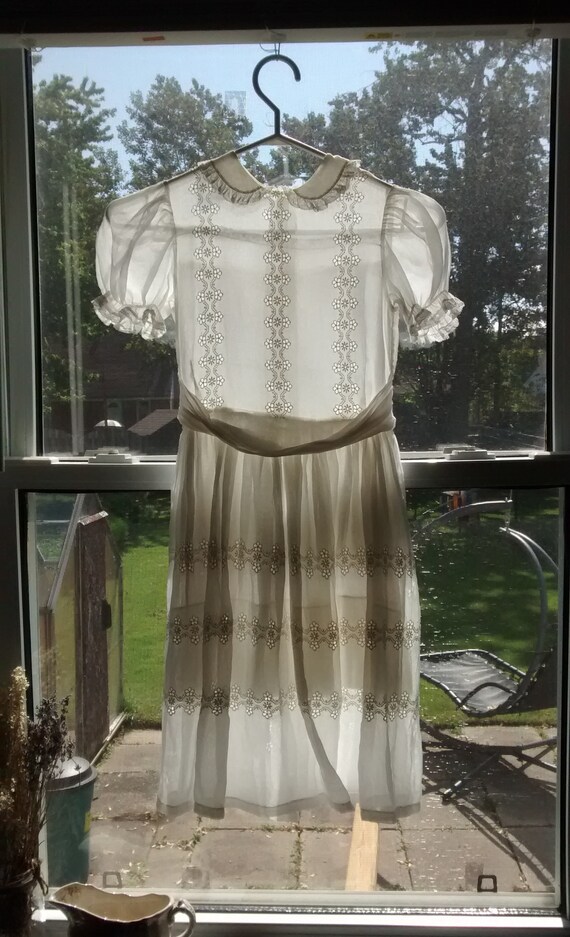 Imaginary Friends Dress - 1950s girls white lawn d