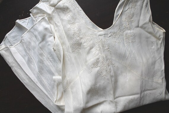 Lady Mary Nightgown - 1920s ivory brocade Chinese… - image 4